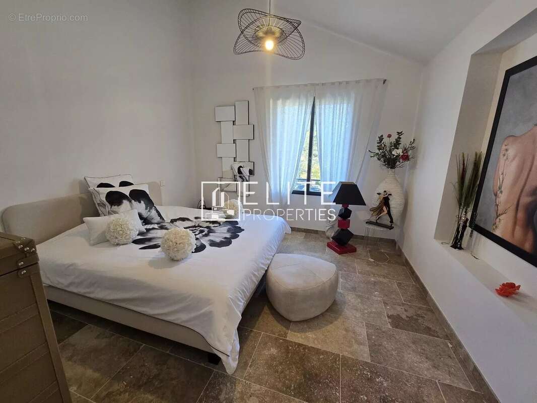 Appartement à MOUGINS