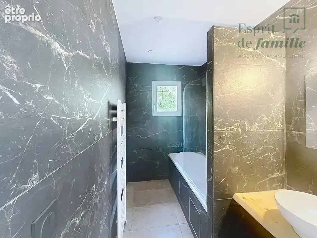 Meyzieu, agréable maison familiale, 4 chambres, jardin, garage - photo 11