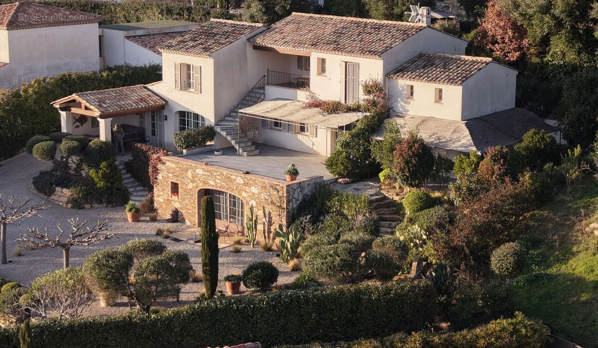 Maison à PLAN-DE-LA-TOUR