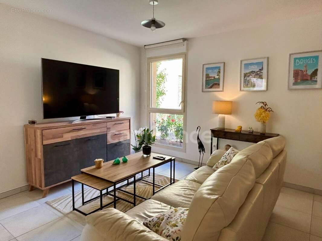 Appartement à vendre 4 pièces HYERES (83) - Plain pied - 2 parkings - 2 terrasses - photo 21