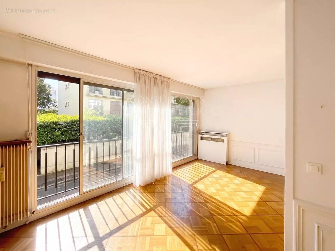 Appartement à NEUILLY-SUR-SEINE