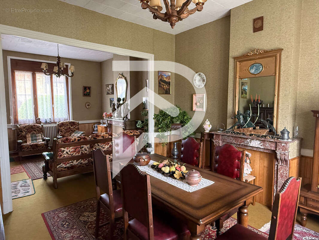 Maison à RIBECOURT-LA-TOUR