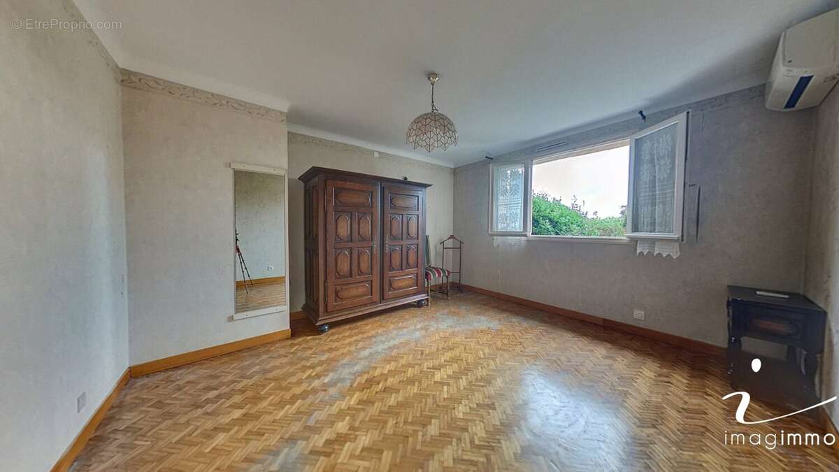 Maison à SAINT-JEAN-DE-VEDAS