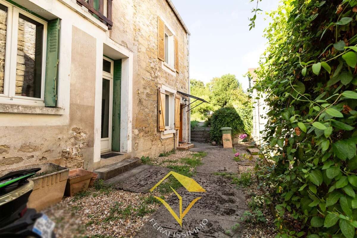 Maison de charme de 5 chambres au coeur du village ! - photo 15