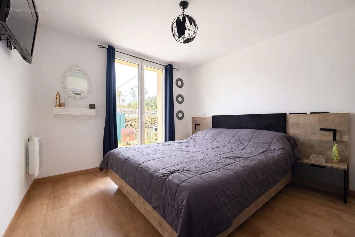 Maison à VILLENEUVE-LE-COMTE