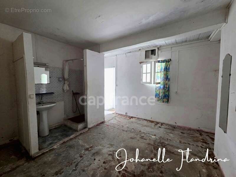 Hôtel de 567 m² à rénover - Le Gosier - photo 4