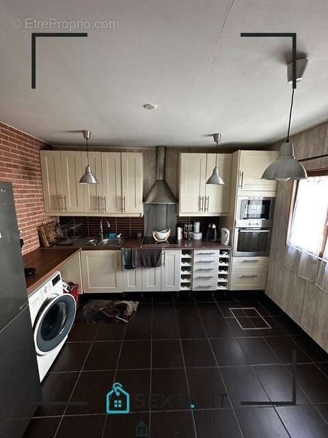 Maison à SAINT-ETIENNE-DU-ROUVRAY