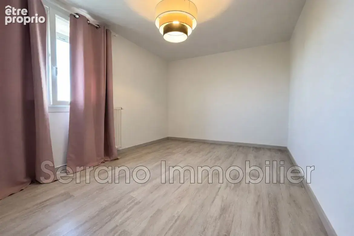 Appartement 5 pièces 97 m² à vendre à Beaucaire (30300) - photo 7