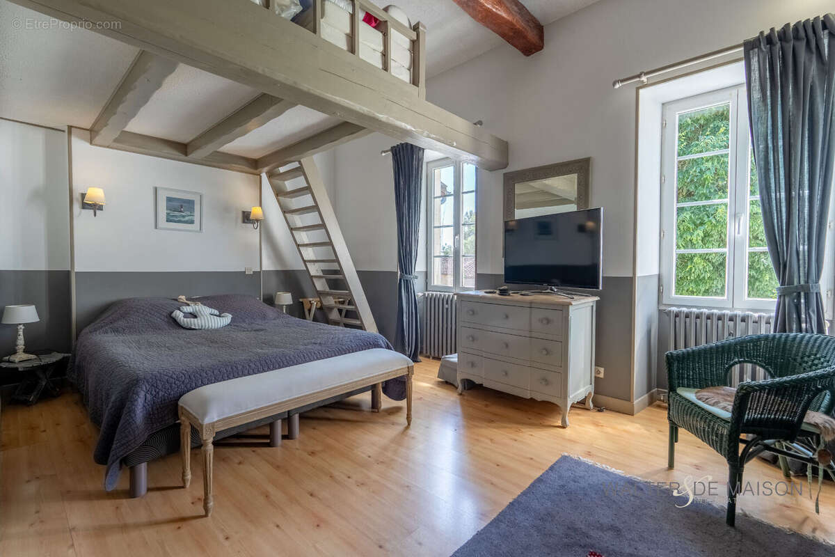 Maison à GENSAC-LA-PALLUE