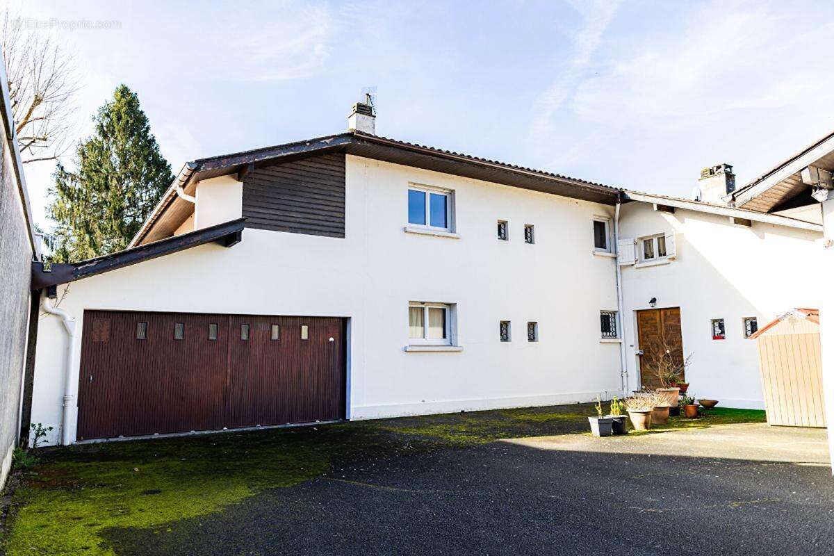 Maison à PEYREHORADE