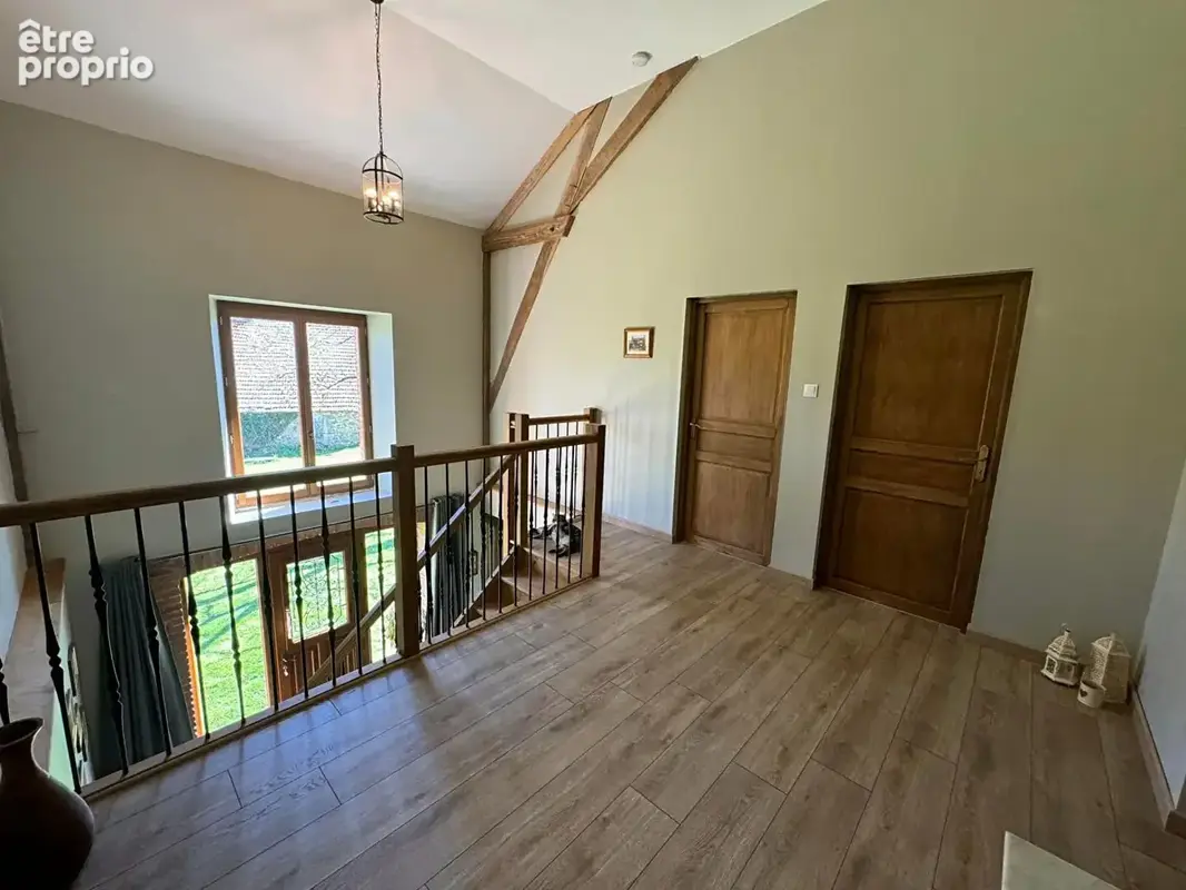 CREUSE - Conversion de grange exceptionnelle, rénovée avec des prestations haut de gamme, avec piscine et deux granges. - photo 13