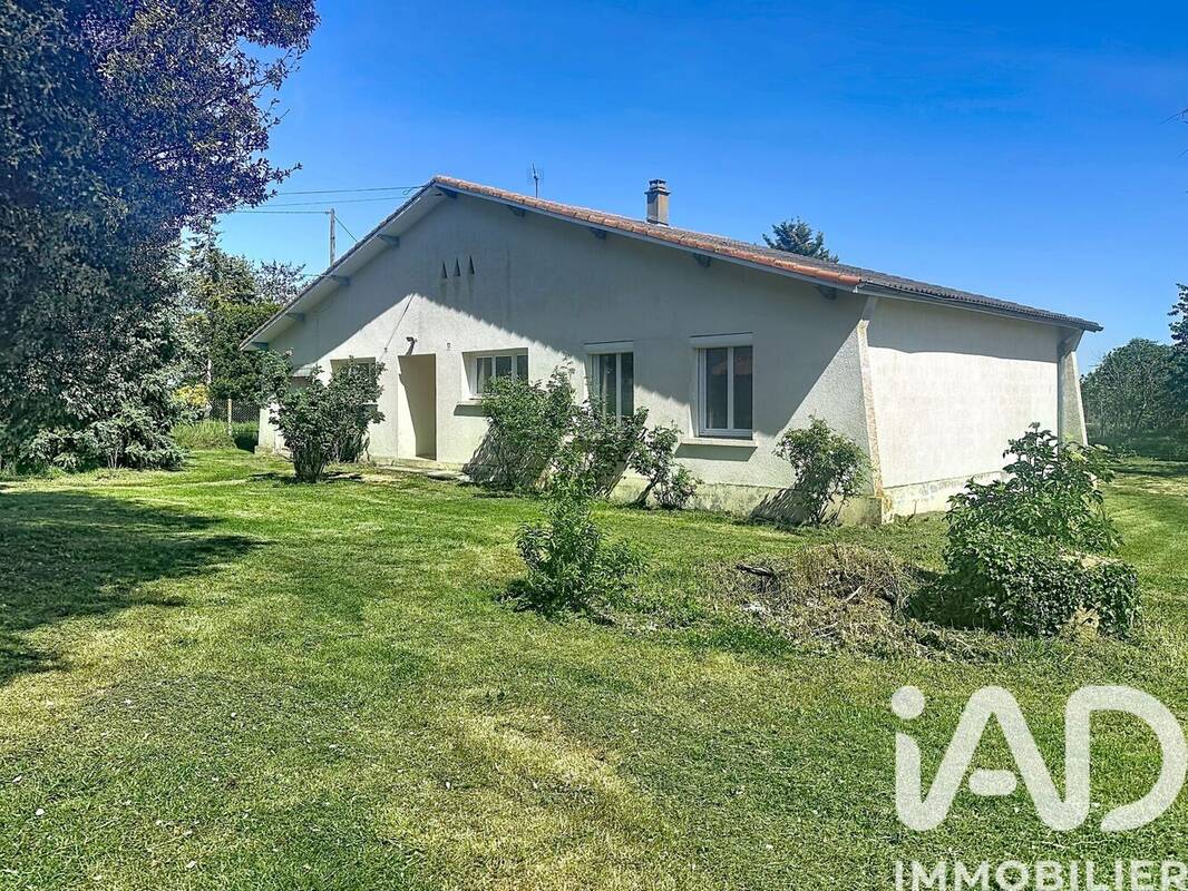 Maison 109 m² à Sainte-Verge  - photo 1