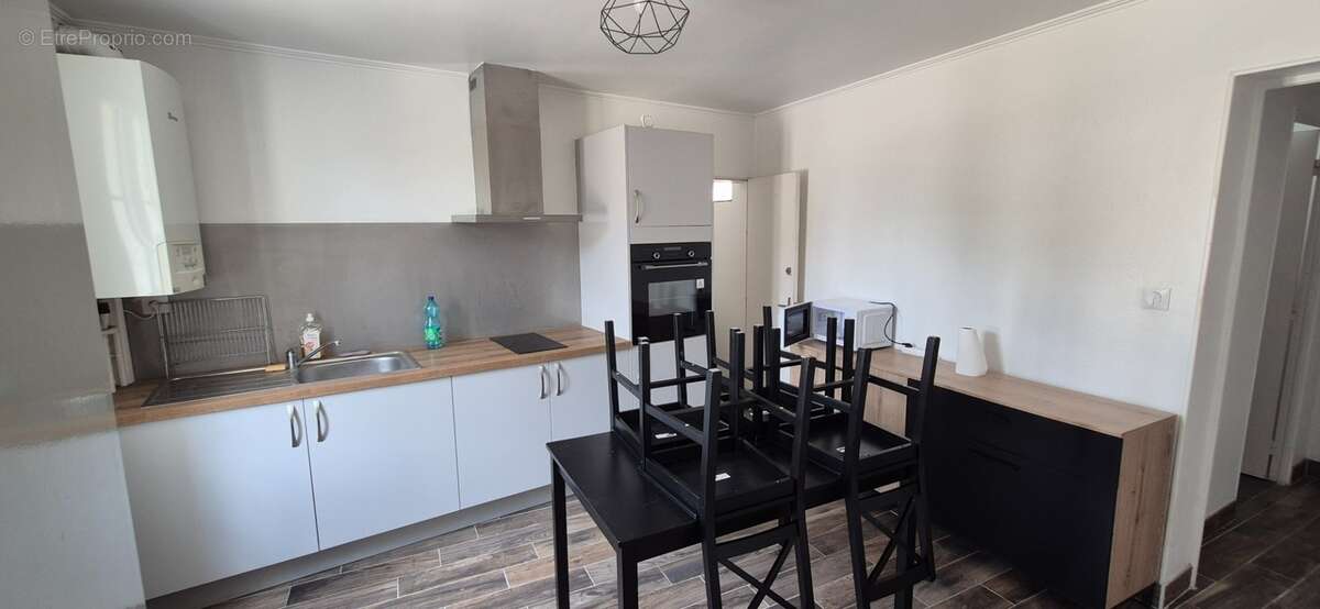 Maison de ville composée de deux appartements, 110 m2, proximité place Victor Hugo, jardin clos, cour avec stationnement - photo 23