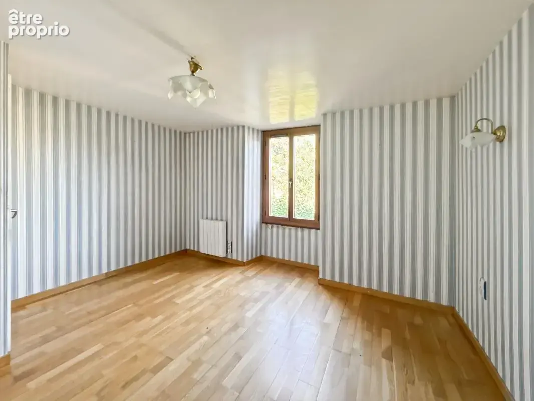  maison de maçon au fort potentiel — tout à pied & jardin   - photo 6