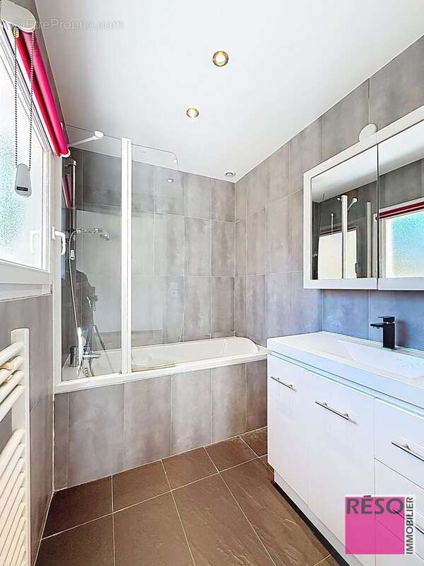 Maison à VETRAZ-MONTHOUX