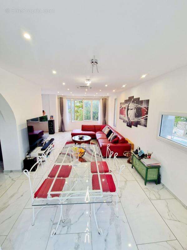 Appartement à LE ROVE