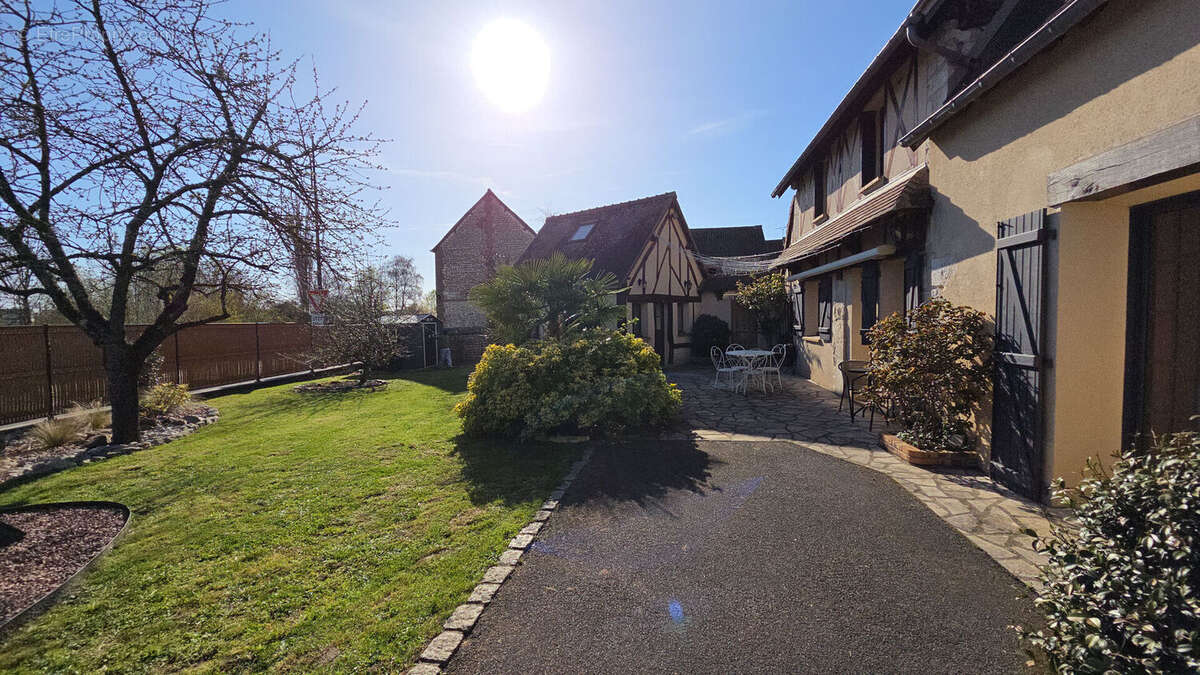 Maison à FRENEUSE