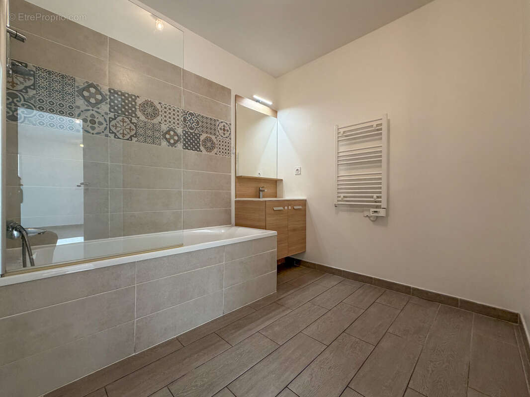 Appartement à LA LONDE-LES-MAURES