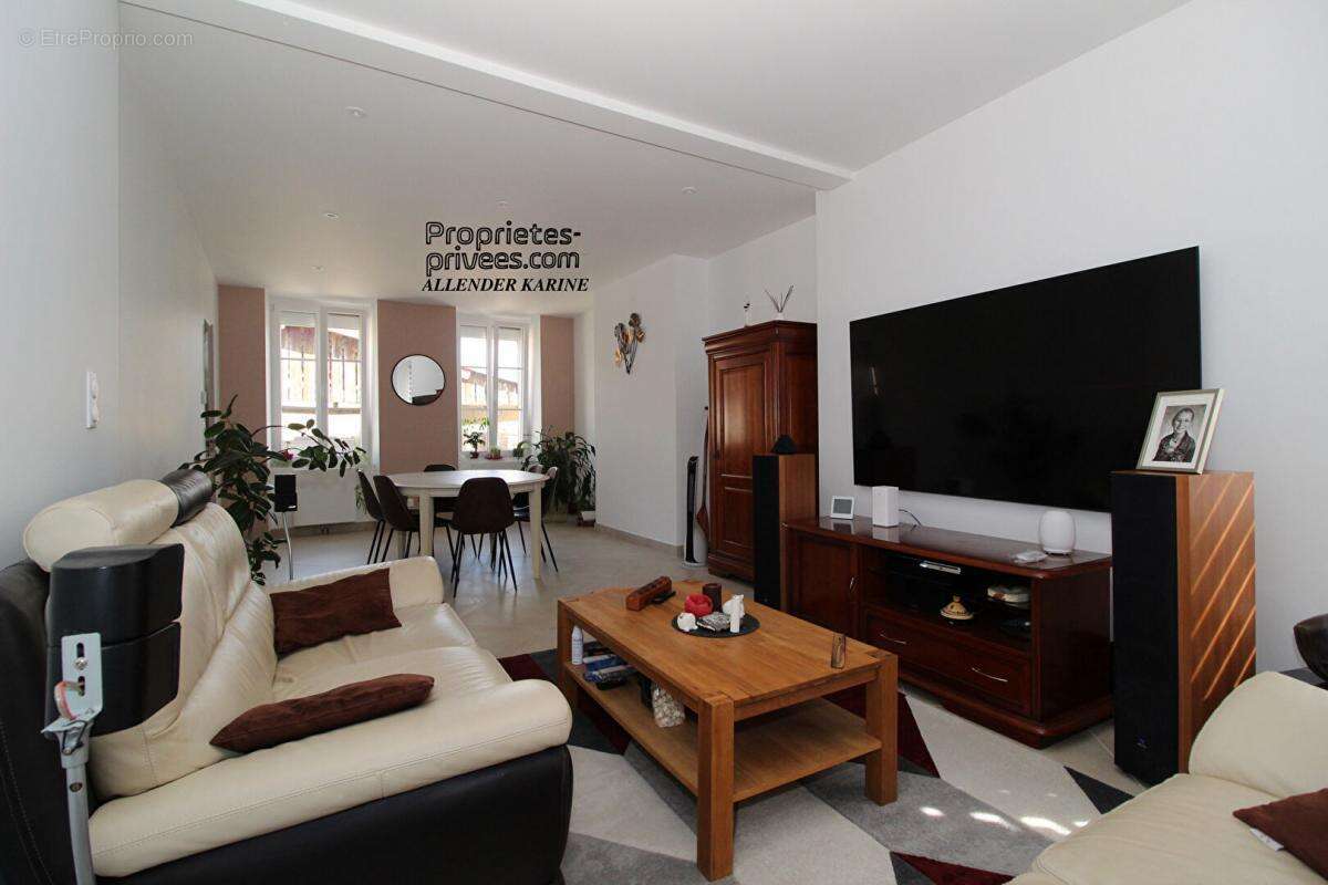 Maison à VILLENEUVE-L&#039;ARCHEVEQUE