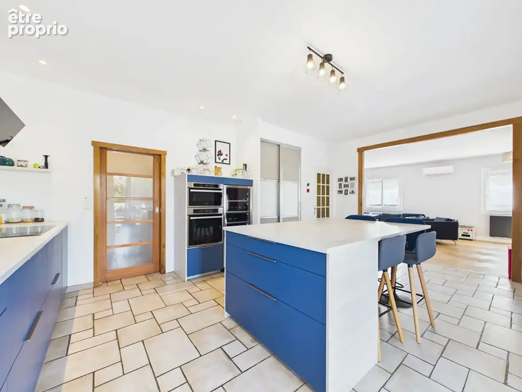 Maison familiale de 142 m² avec piscine et sous-sol - photo 2