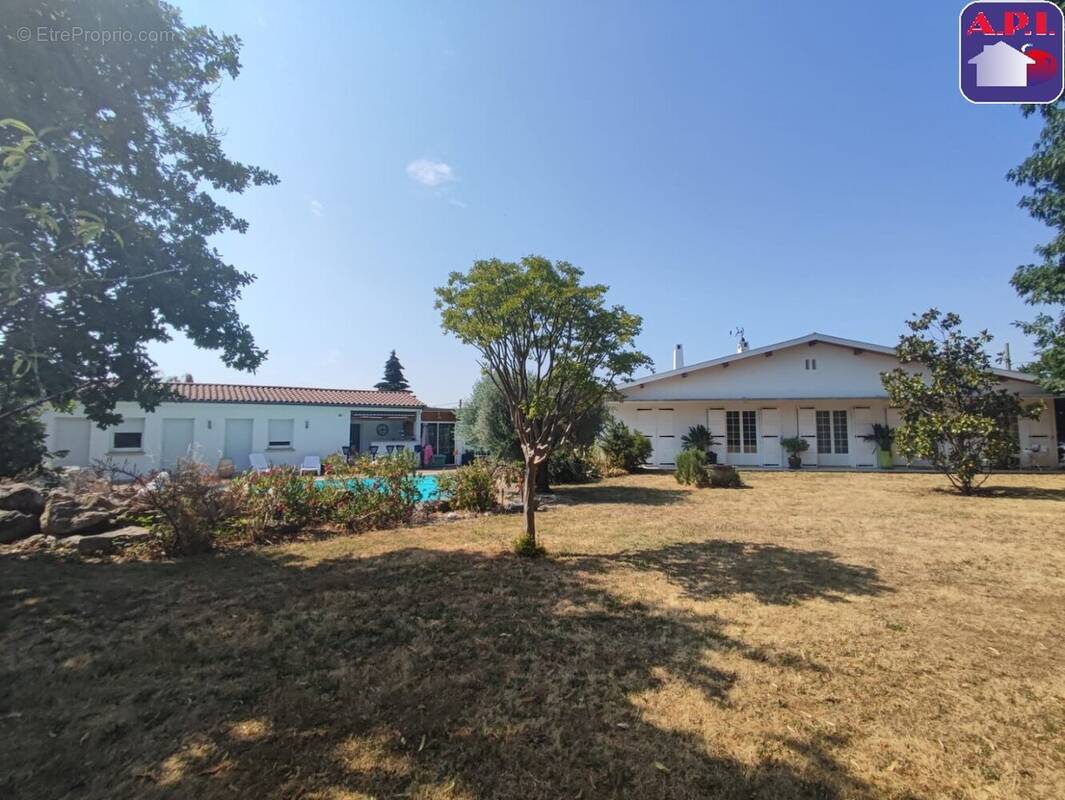 Maison à SAINT-JEAN-DU-FALGA
