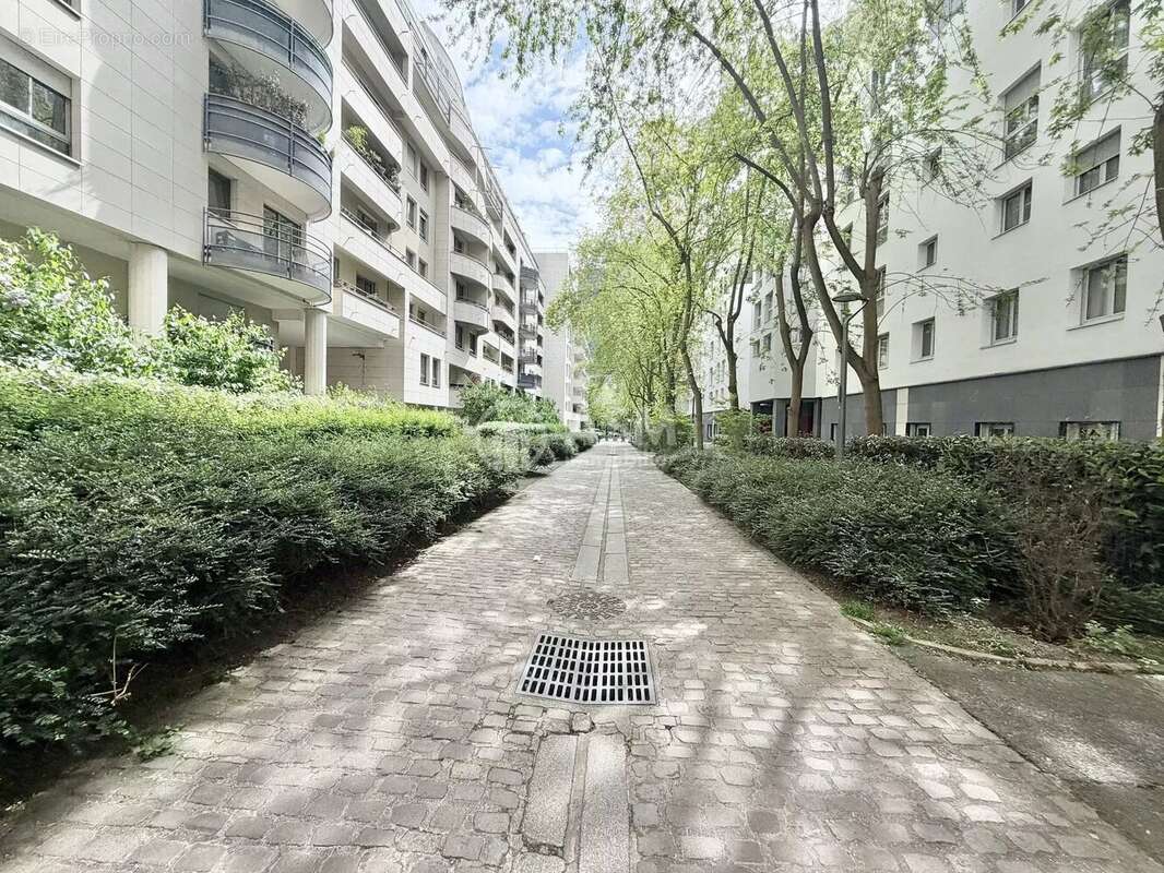 3 pièces en rez-de-jardin à Courbevoie - photo 18