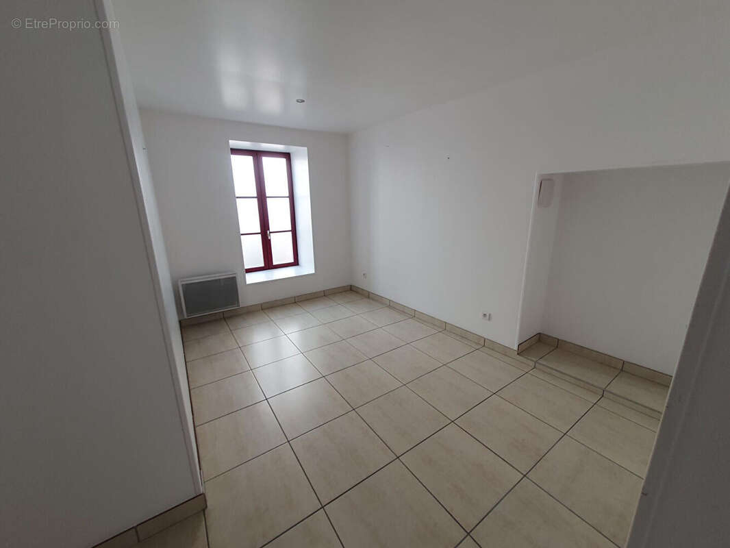 Maison à LA FERE