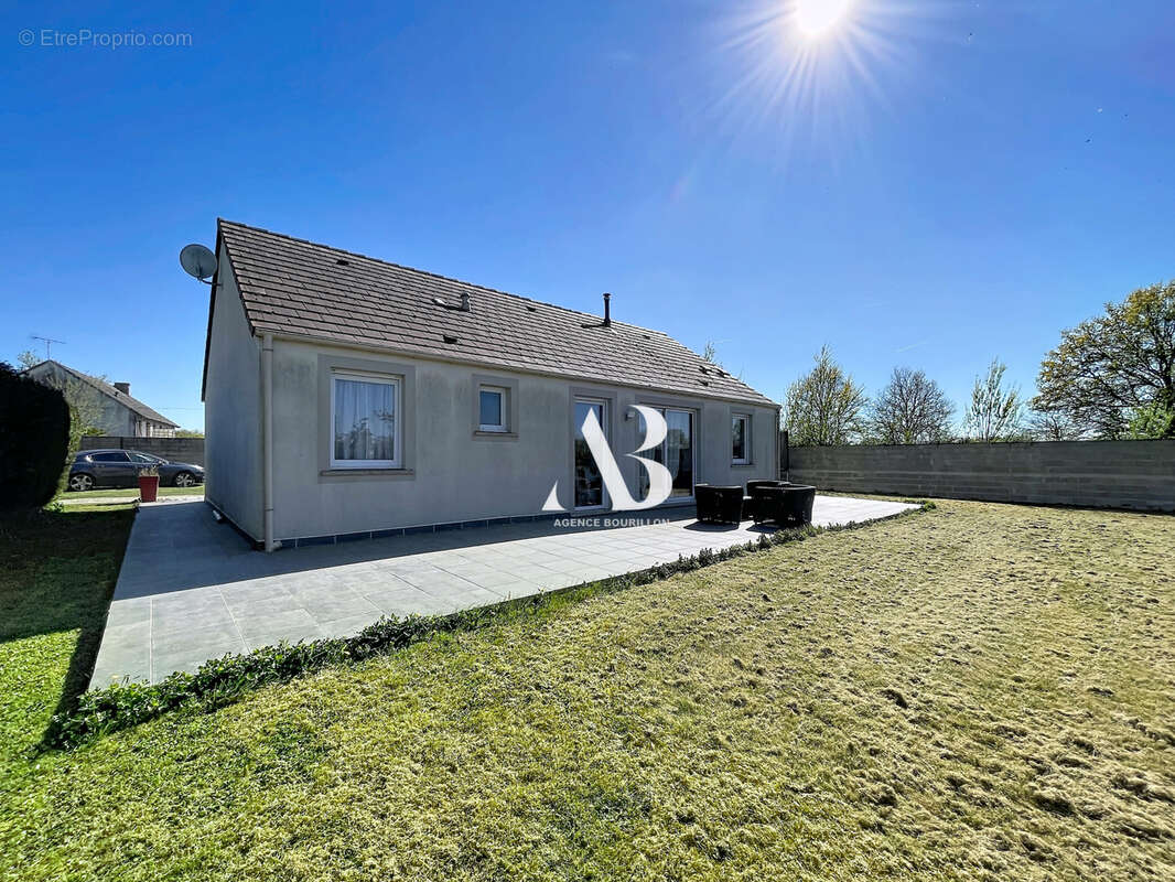 Maison à VILLENEUVE-LES-BORDES