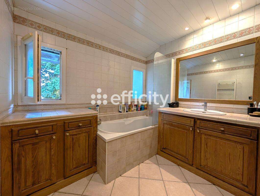 Maison à BOUFFEMONT