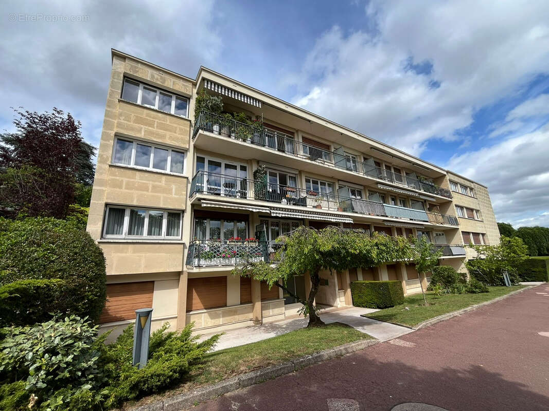 Appartement à SURESNES