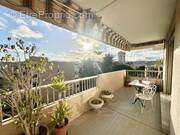 Appartement à SAINT-LAURENT-DU-VAR