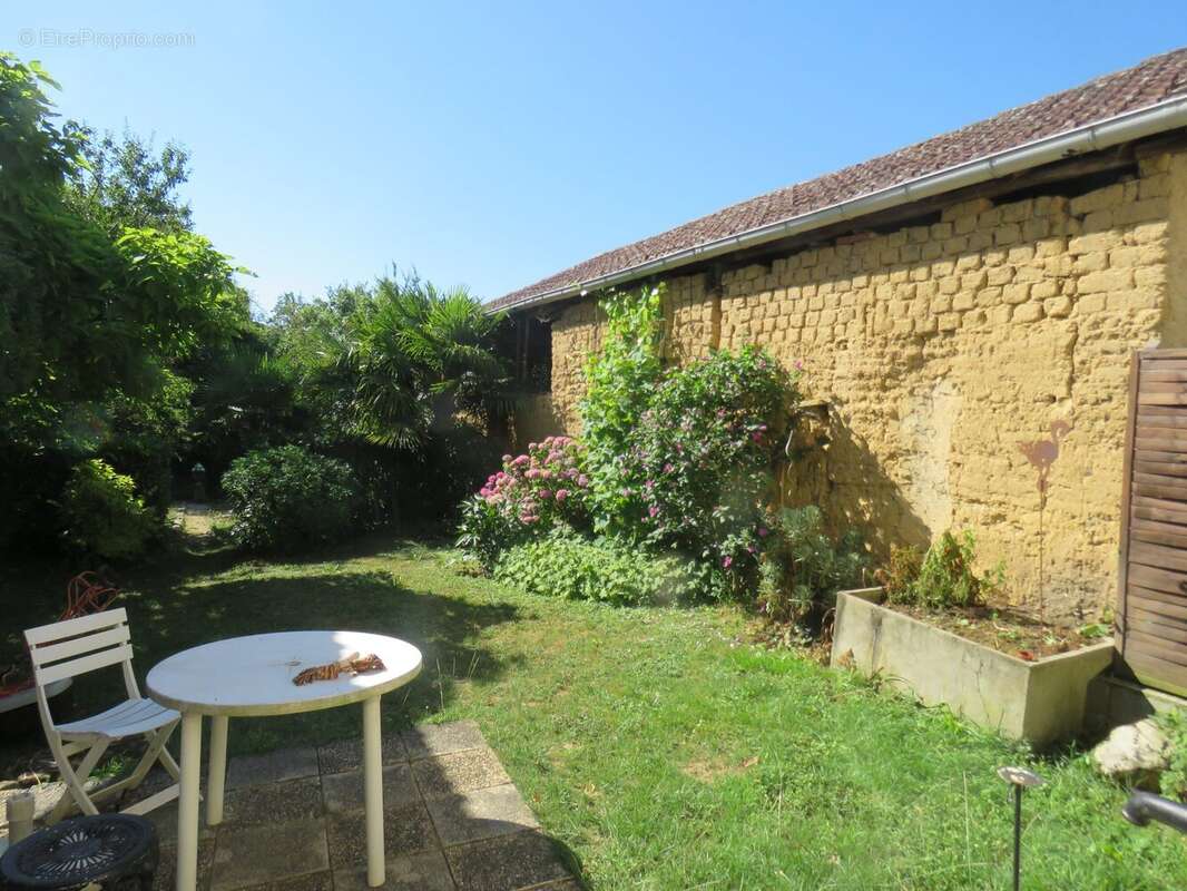Maison à CASTELNAU-MAGNOAC