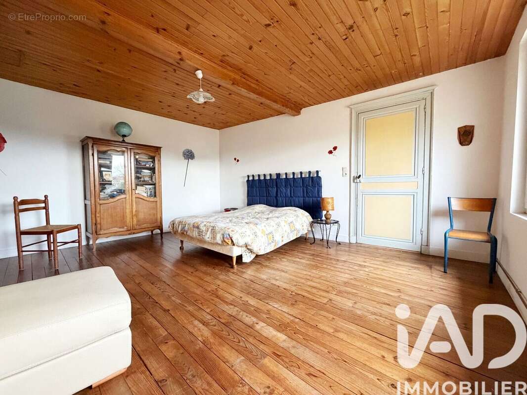 Photo 9 - Maison à SAINT-MEDARD-DE-GUIZIERES