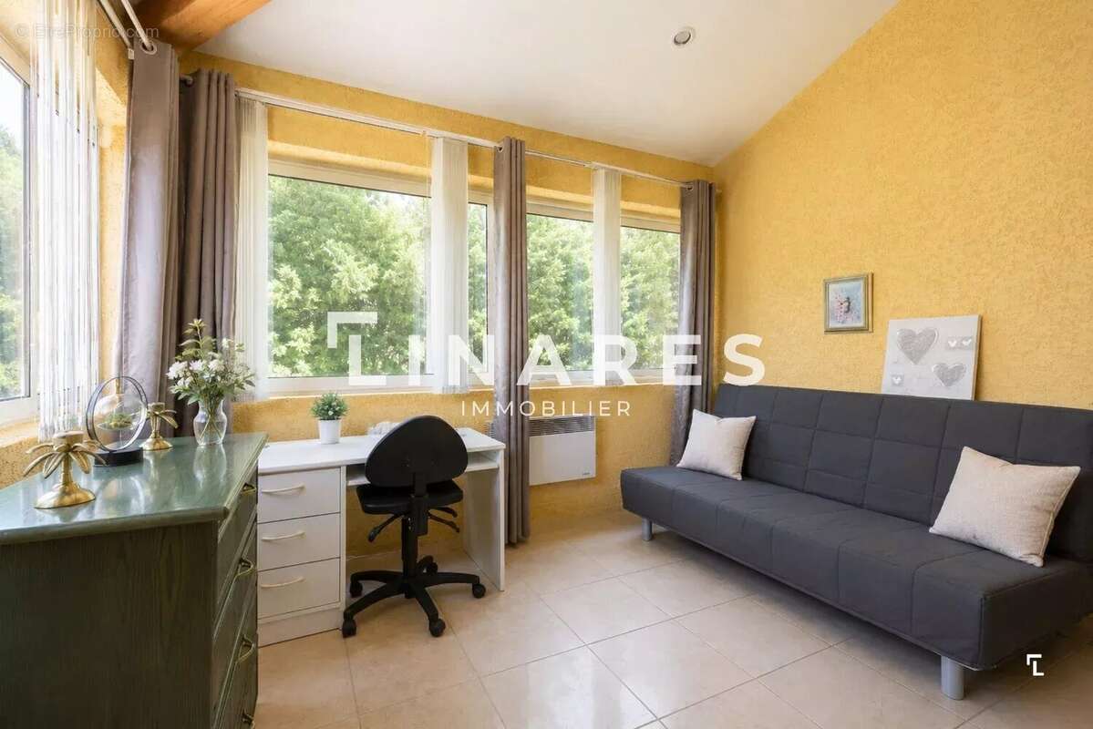 LA GRACIEUSE - Villa T4 de 165m² - Piscine - Parcelle 604m² - 13013 La Batarelle - photo 15