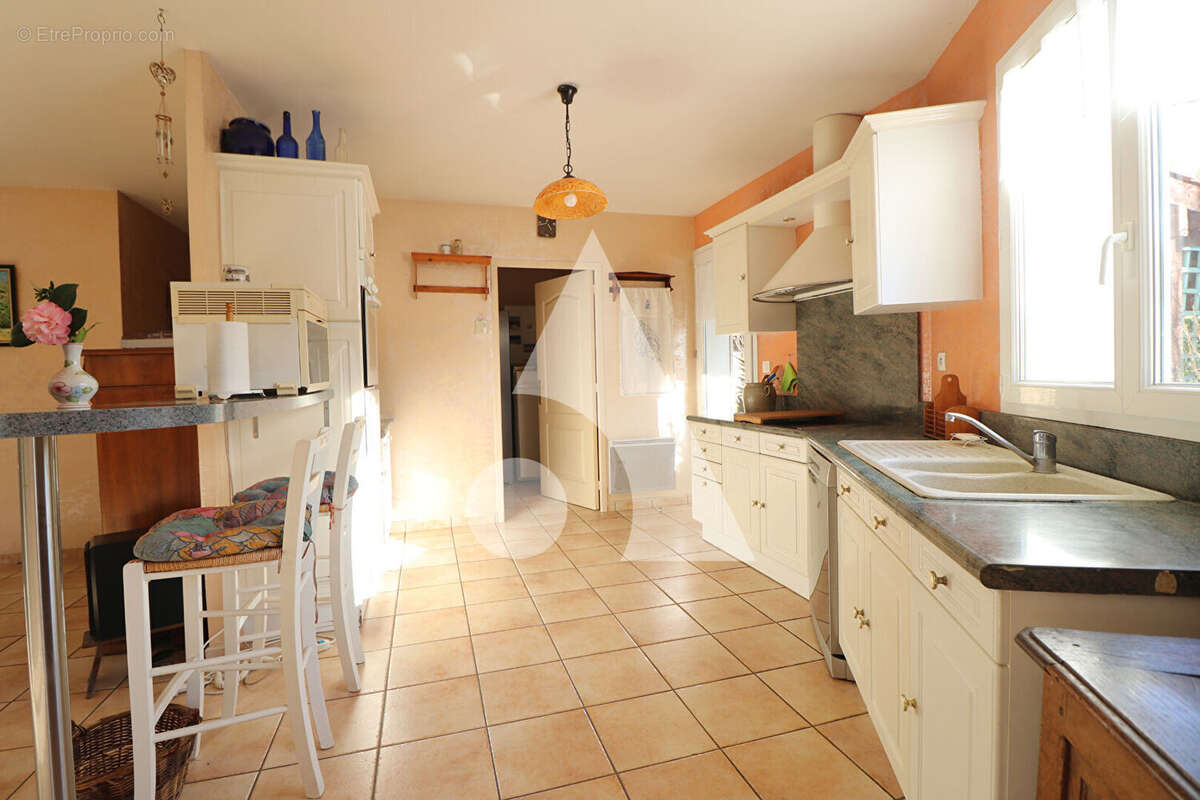 Maison de 122 m² avec Piscine et Grand Terrain Arboré Secteur Lavaur Ambres 4 pièce(s) - photo 7