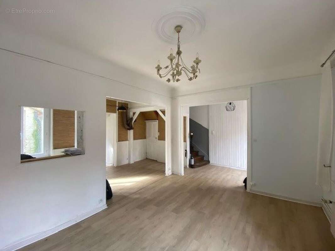 Photo 2 - Maison à SAINT-QUENTIN