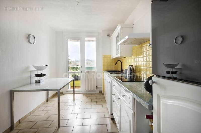 Appartement à SAINT-GENIS-LAVAL