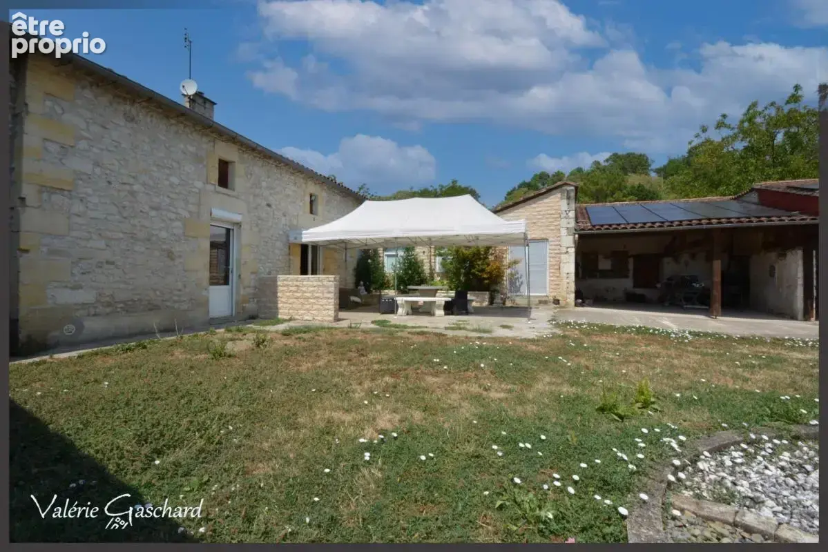 Maison en pierre de caractère (235 m²) – Dépendances, Jardin & Piscine à  SAINT ANTOINE DE BREUILH (24) - photo 14