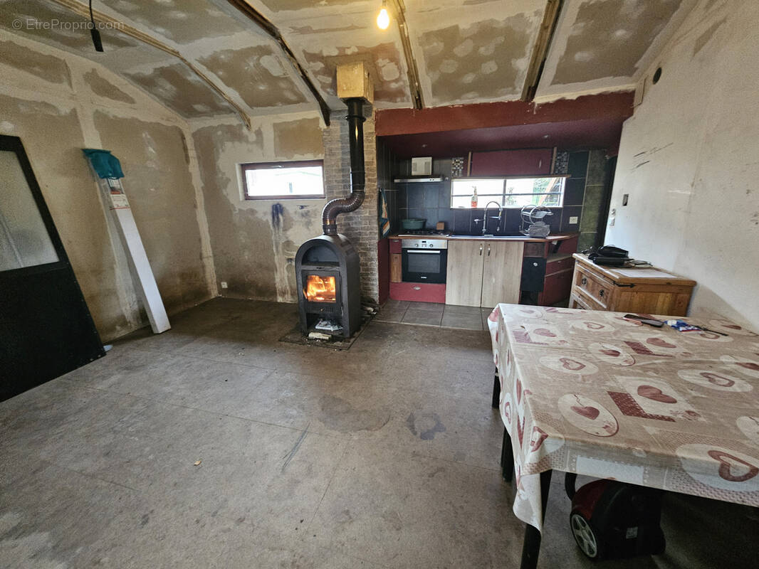 Maison à LA JONCHERE-SAINT-MAURICE