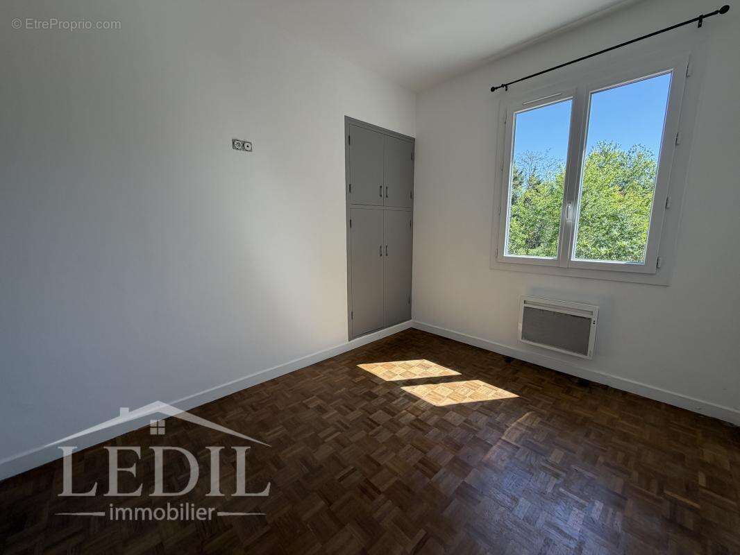 Maison de ville avec jardin, puits et garage - photo 9