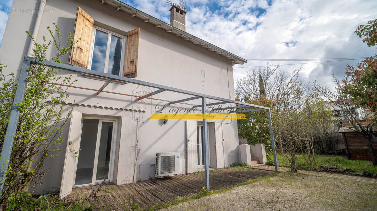 Maison à MONTELIMAR