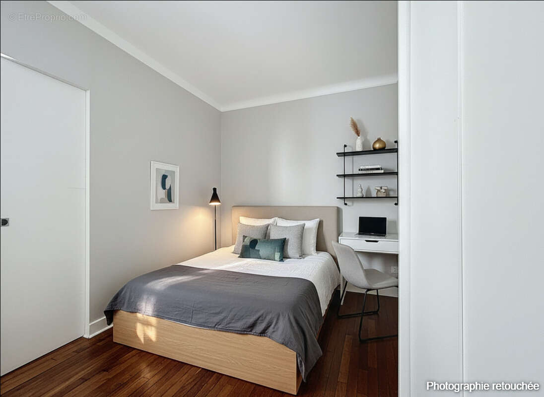 Appartement à COURBEVOIE