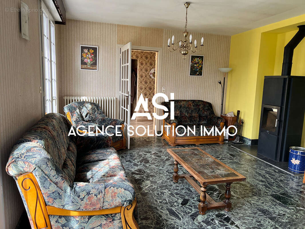 Maison à VILLAINES-LA-JUHEL