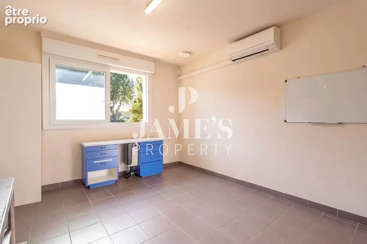 Commerce 192 m² à vendre à Eyragues (13630) - photo 9