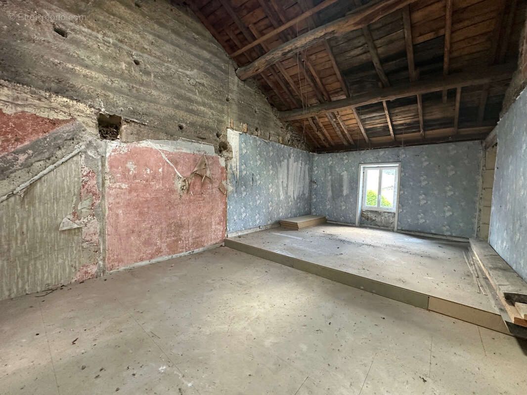 Appartement à RENAISON