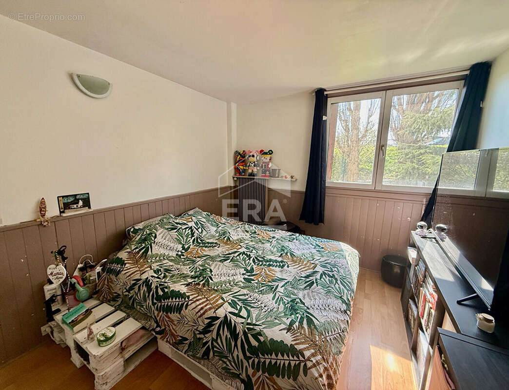 Appartement à LES CLAYES-SOUS-BOIS