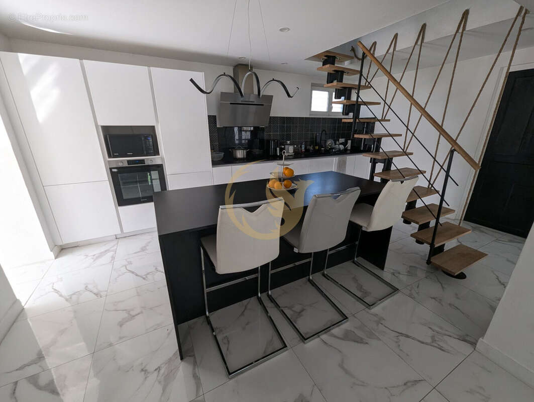 Maison à LAROIN