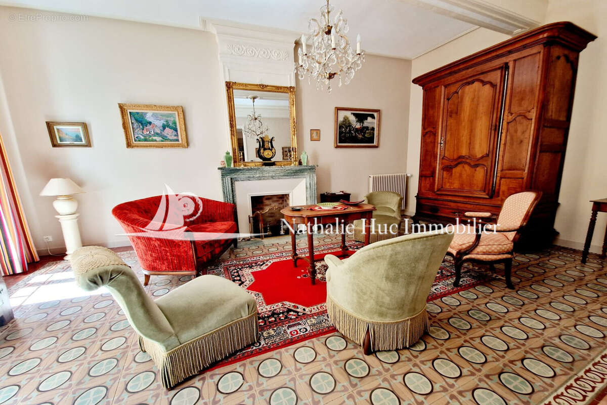 Maison à SAINT-LAURENT-DE-LA-SALANQUE