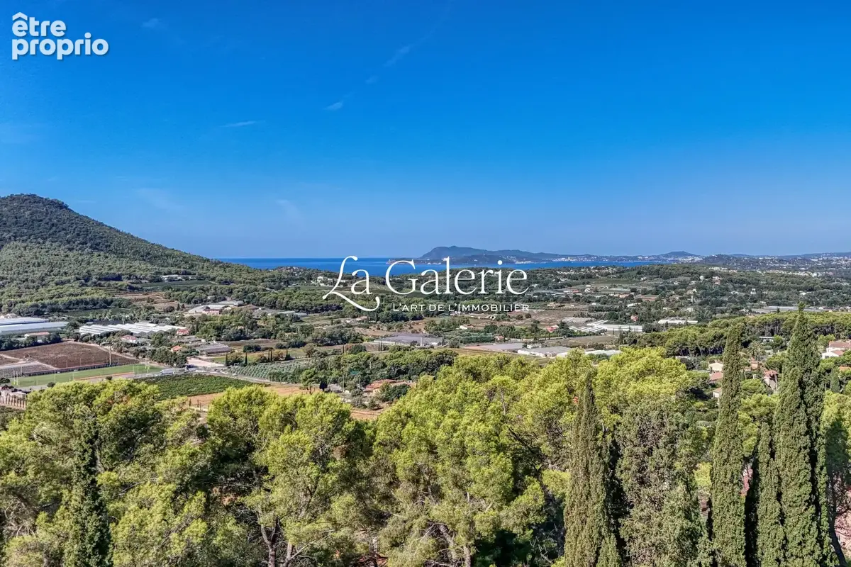 Maison 6 pièces 158 m² à vendre à Carqueiranne (83320) - photo 4