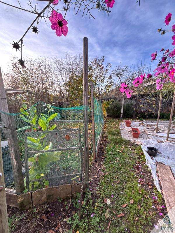 Maison à SAINT-ETIENNE-DE-CROSSEY